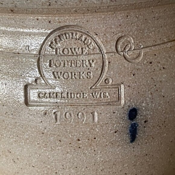 ROWE POTTERY WORKS Vintage Salt Glazed Blue Heart Pattern 1991 Crock 2 Cup - Picture 3 of 16